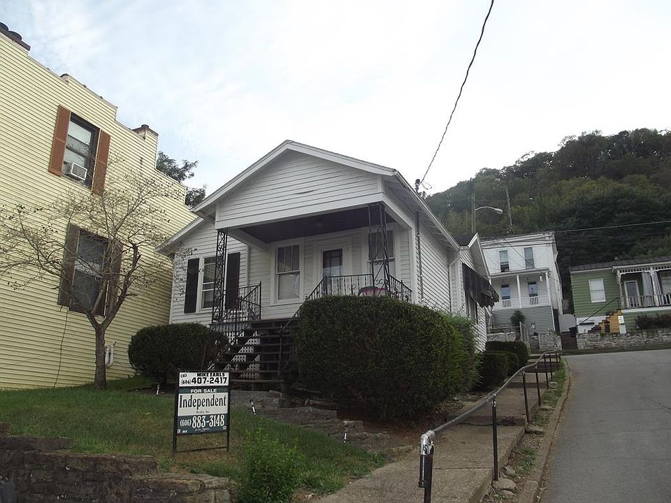 1st image of 207 E 5th St