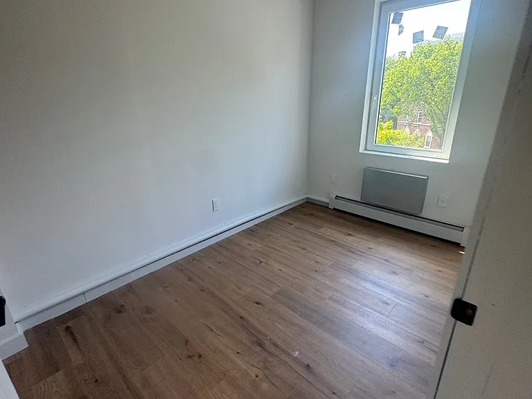16 Wade Sq #5E — Photo 2