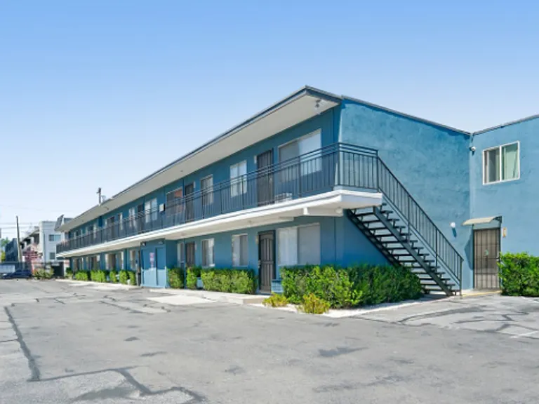 14420 Vista Real Apts — Photo 2