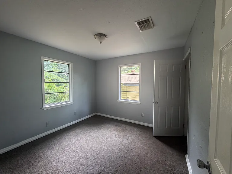2618 Roosevelt Ave — Photo 5