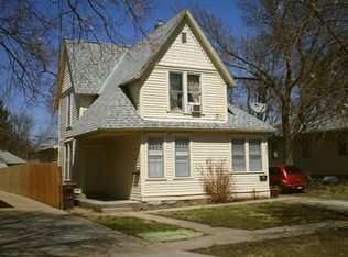 2728 E St, Lincoln, NE 68510