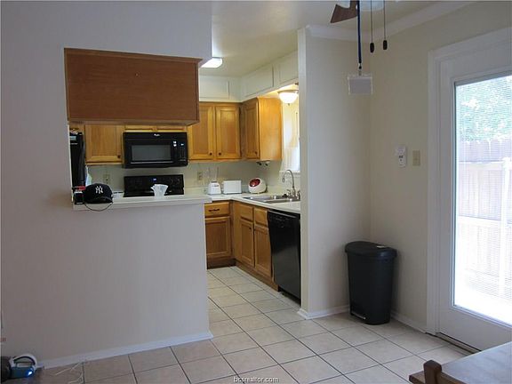 5th image of 1904 Dartmouth St APT U4