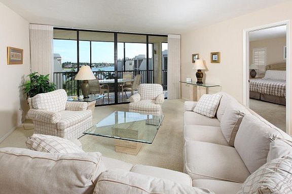 Living Room Waterviews to Bay