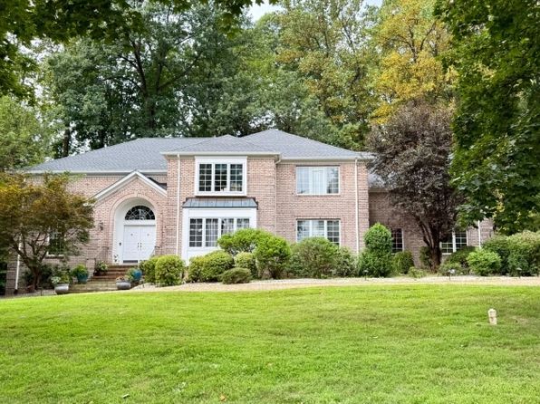 29 Tall Timber Dr