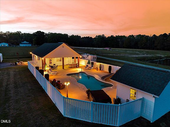 2nd image of 31 Chasewood Dr