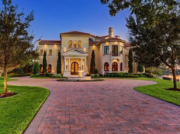 11 Paradise Point Dr, Sugar Land, TX 77478