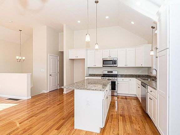 5th image of 13 Maitland Ave