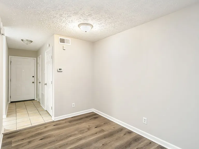 118 Ladbrook Ln #0 — Photo 14