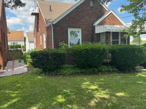1602 Glenross Blvd, Oregon, OH 43616