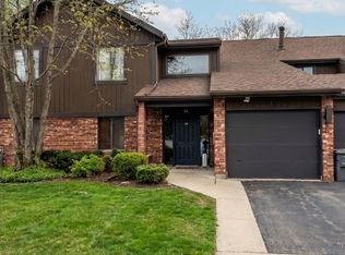 15 Creekside Cir APT B, Elgin, IL 60123