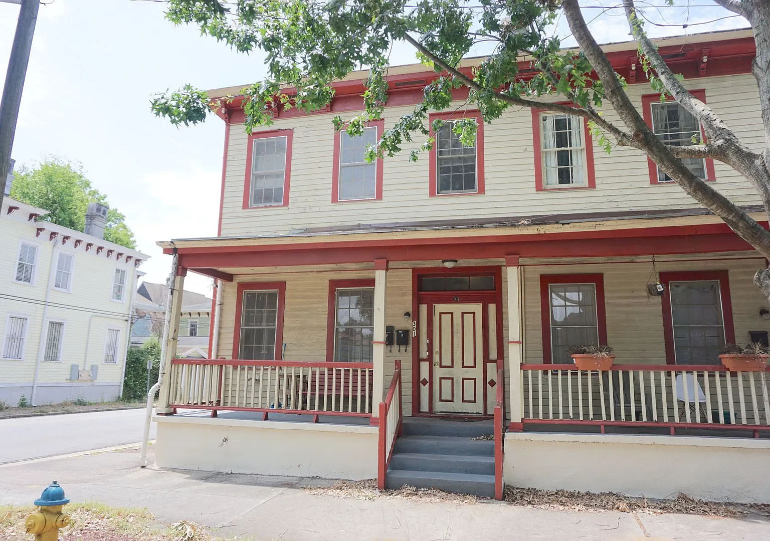 1 Bed | 1 Bath | Victorian District — Photo 1