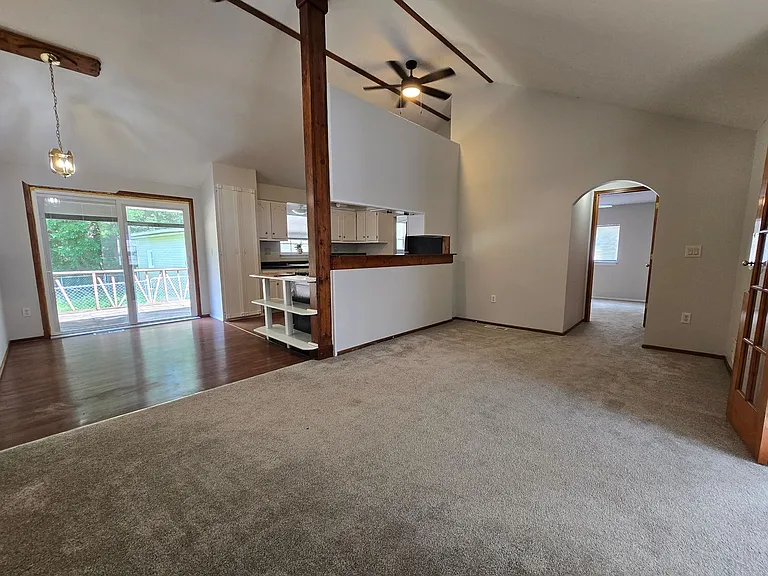 16 Wilshire Wood Dr — Photo 3