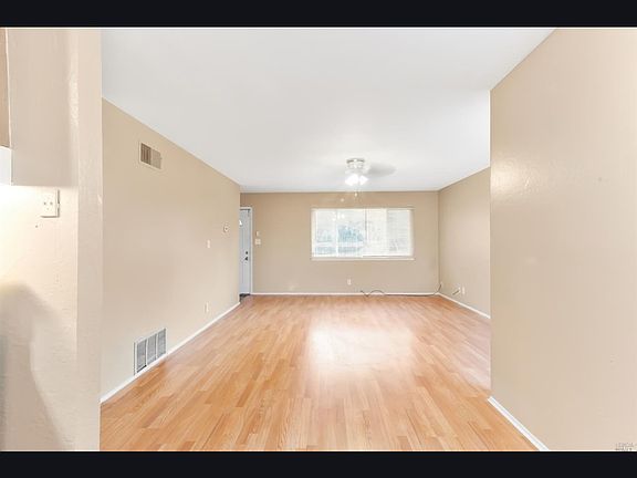 5th image of 164 Denton Ct #B
