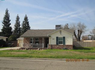 325 N Canby St, Tulare, CA 93274
