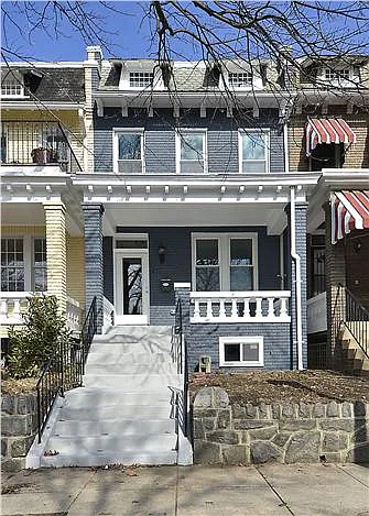 810 L St NE photo 1