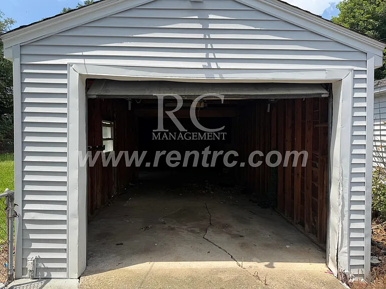 1210 Sherman St — Photo 16