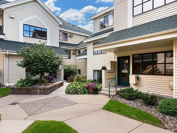 2nd image of 7609 Edinborough Way APT 4219