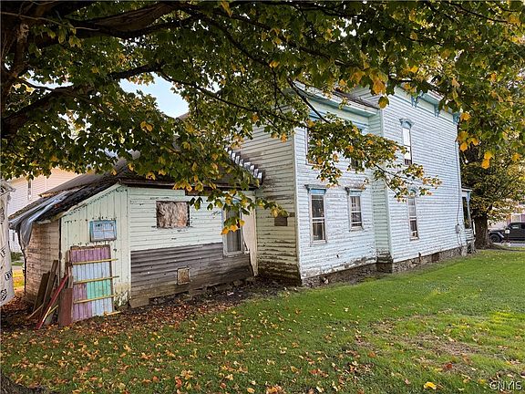 3rd image of 9604 Maple Ave