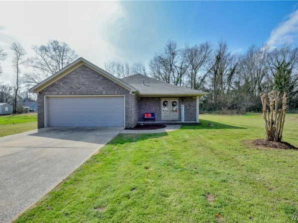 1221 Jamestown Cir, Moundville, AL 35474