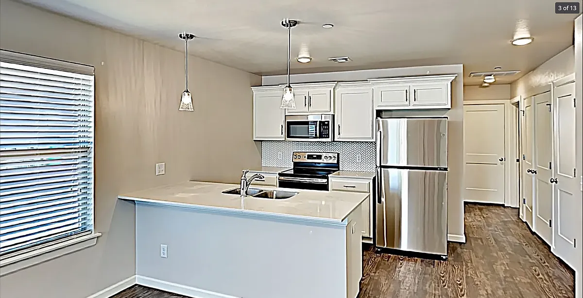 Building Photo - 402 Summit Ridge Dr