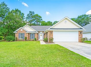 201 Pebblestone Dr, Bloomingdale, GA 31302