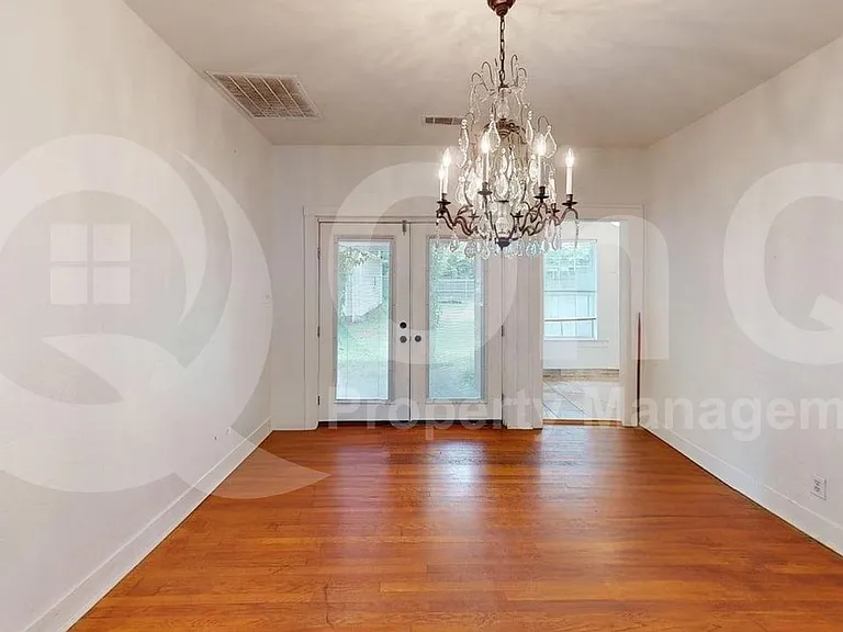 3326 Burlingdell Ave — Photo 2
