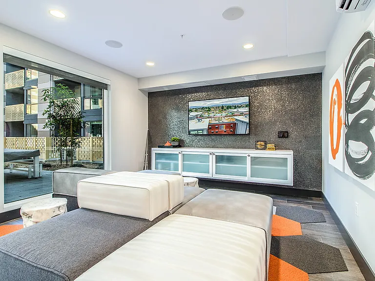 Mylo Santa Clara — Photo 47