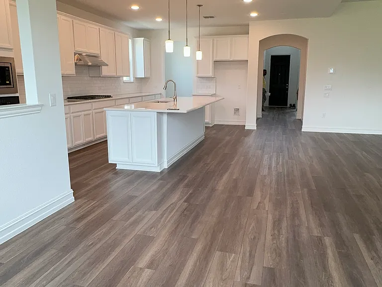 1820 Whispering Pines Dr — Photo 4