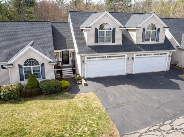 75 Hillview Ln #75, Northbridge, MA 01534
