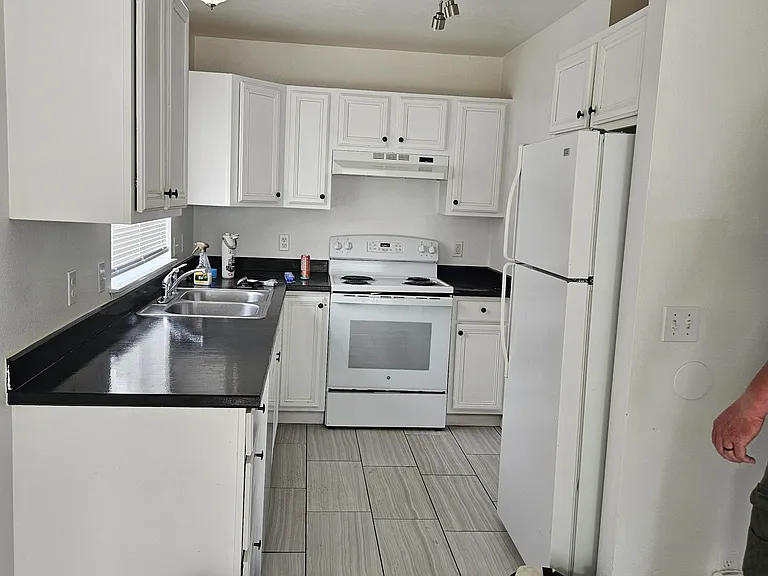 5155 N Abbey Ct — Photo 3