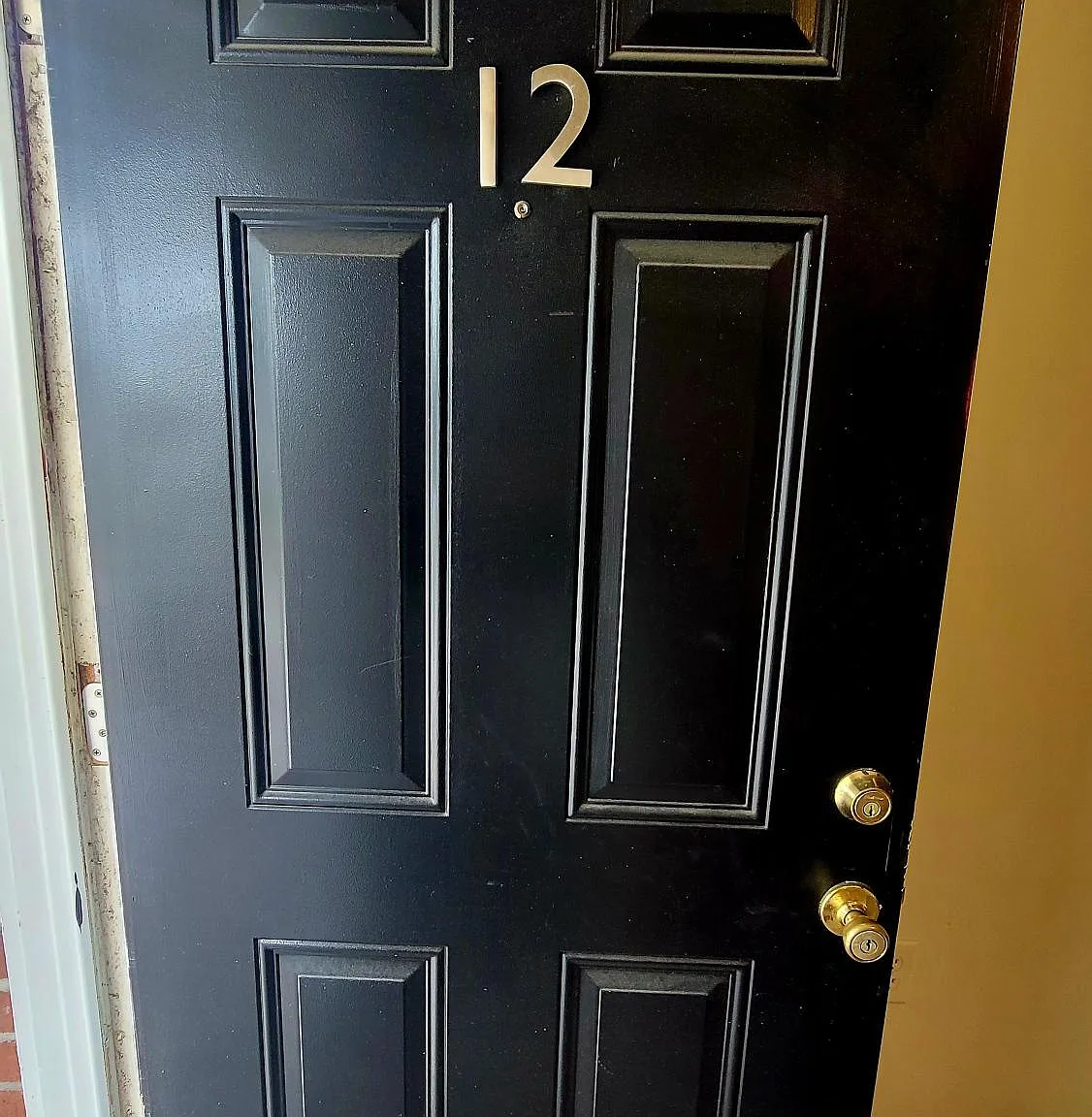 2 bed, 700 sqft, $995 — Photo 1