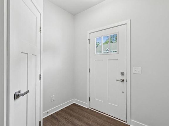 3rd image of 1062 Crescent Cove Ln