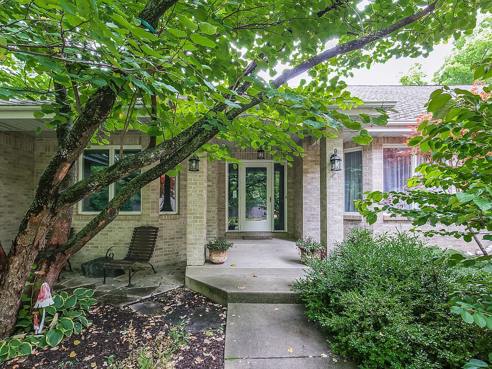 1st image of 245 Park Ln
