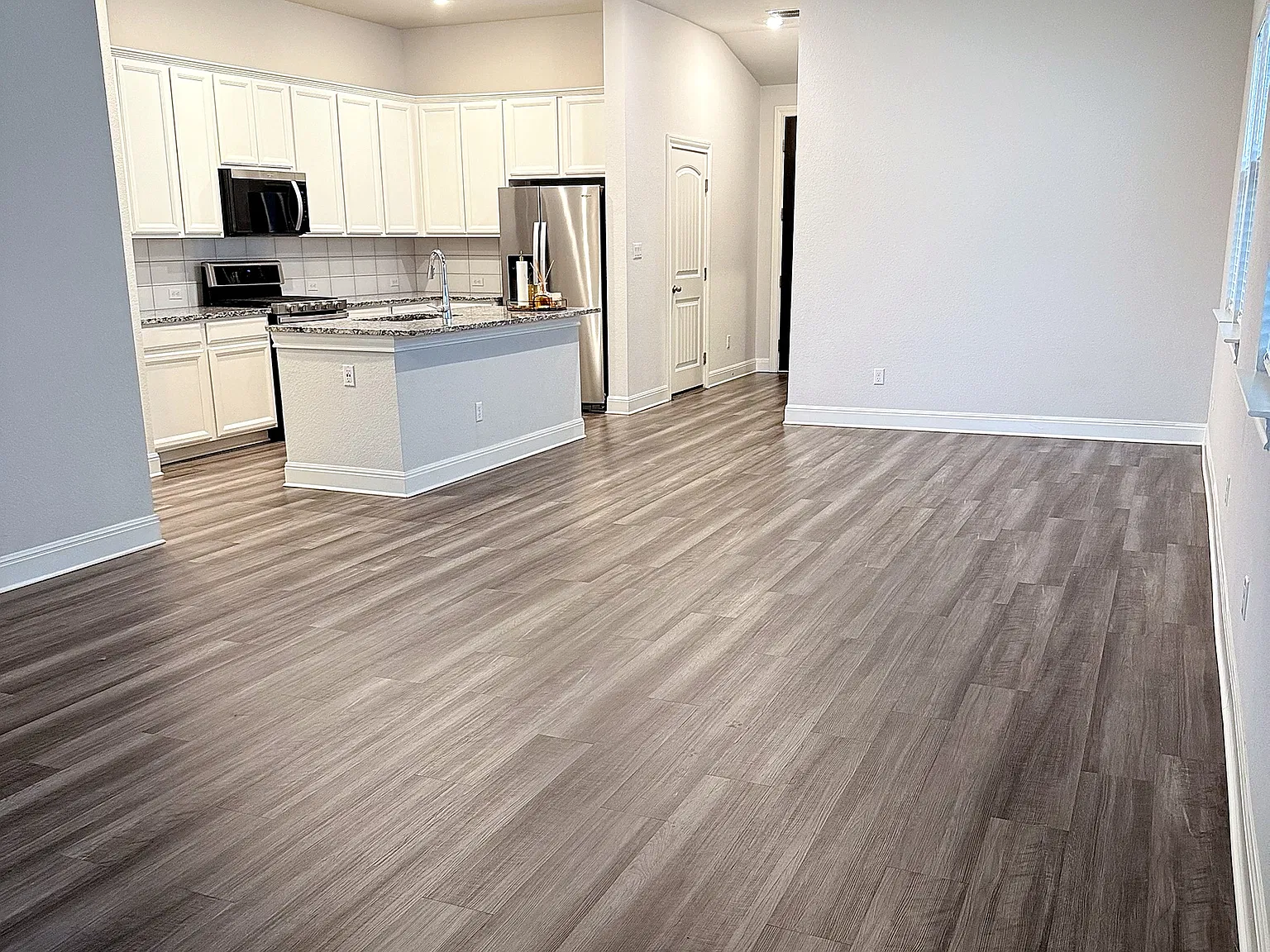 3 bed, 1560 sqft, $2,500 — Photo 4