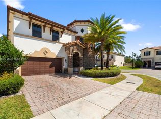9805 NW 86th Ter, Doral, FL 33178