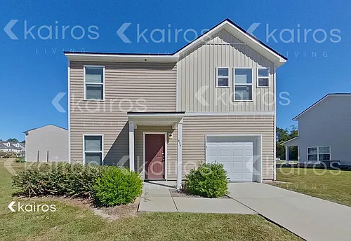 924 Sanford Ln Photo 1