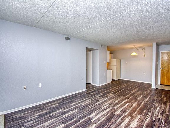 2nd image of 1500 N Garrett Ave APT 101
