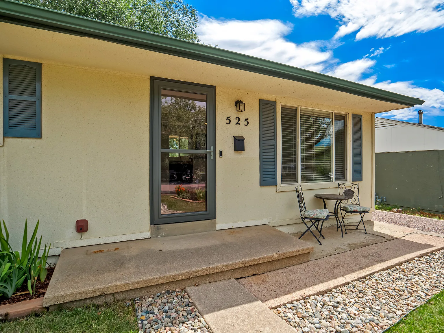2 bed, 666 sqft, $1,700 — Photo 2