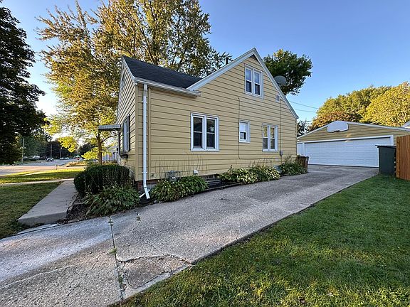 4th image of 903 Valley Ave
