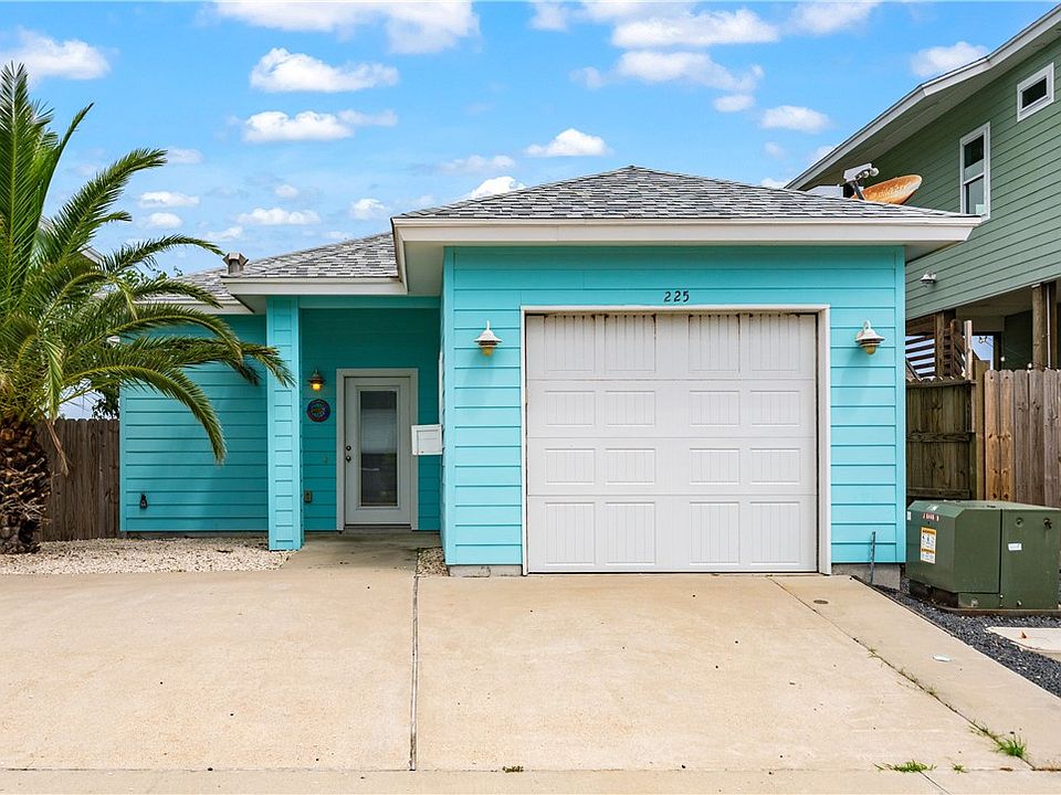 1st image of 225 Port Lavaca St