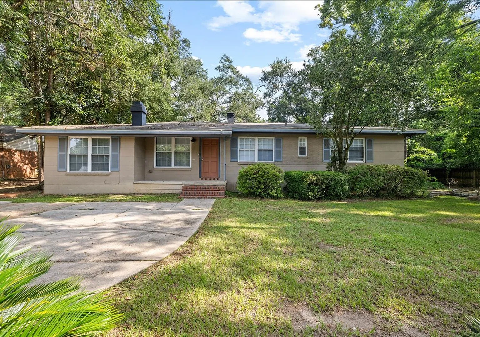 Beautiful 3/2 House Near FSU! Available Fall 2027 — Photo 2