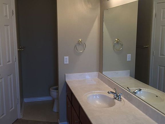 3rd image of 1515 Strasburg Cir