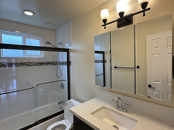 5th image of 245 W Stocker St APT C