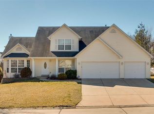 3308 Post View Dr, O'Fallon, MO 63368