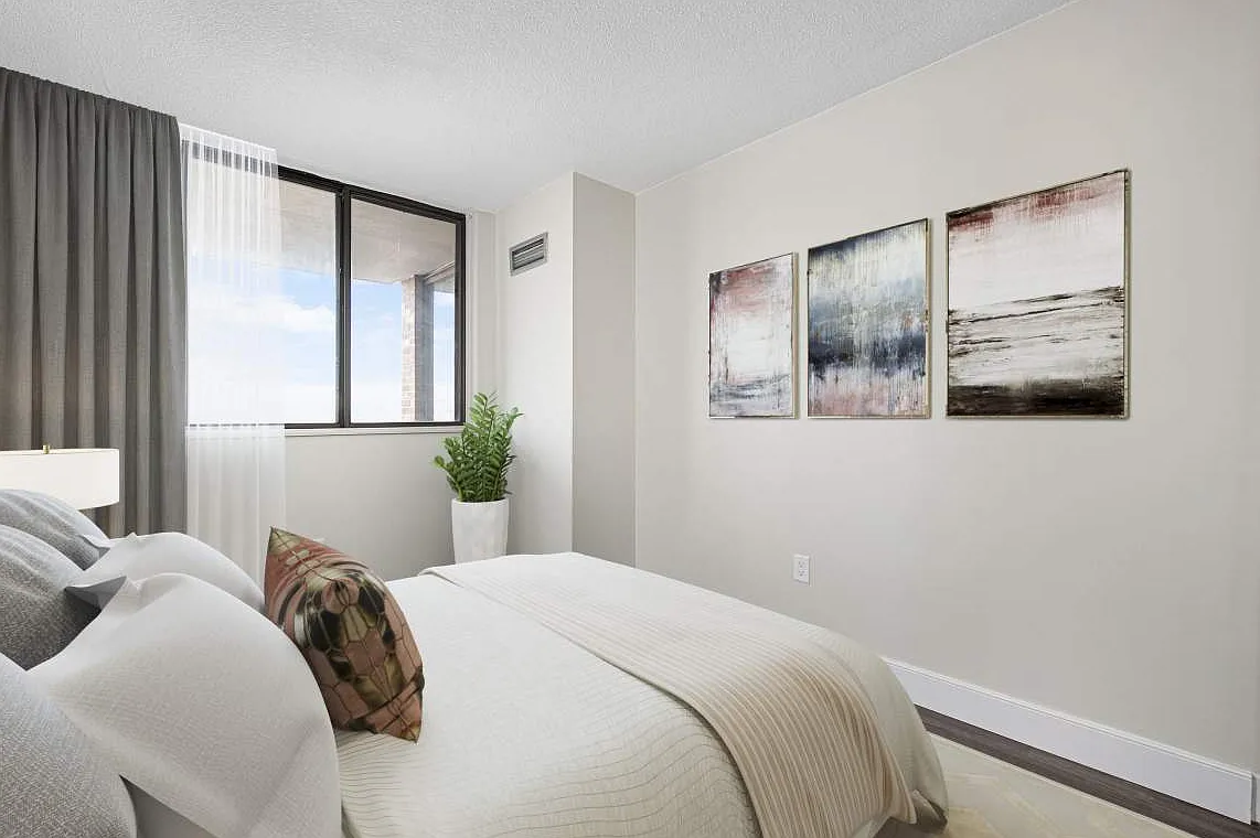 2240 Weston Rd. — Photo 2
