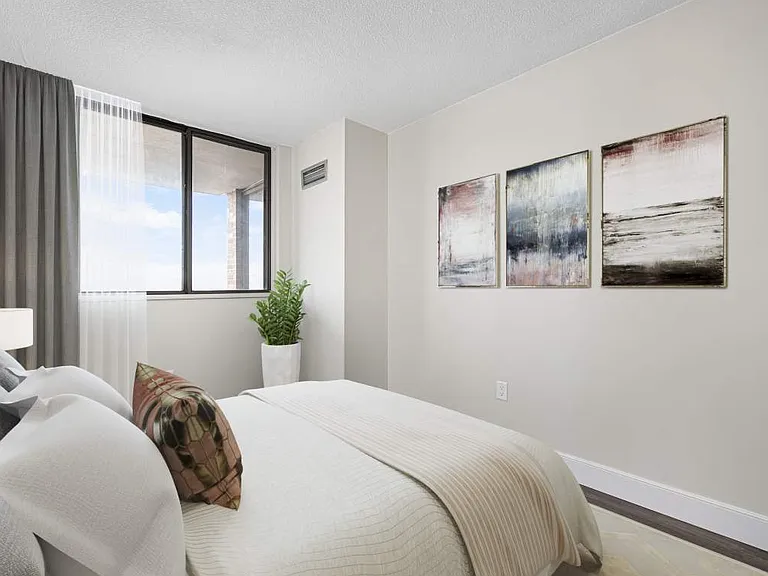 2240 Weston Rd — Photo 3