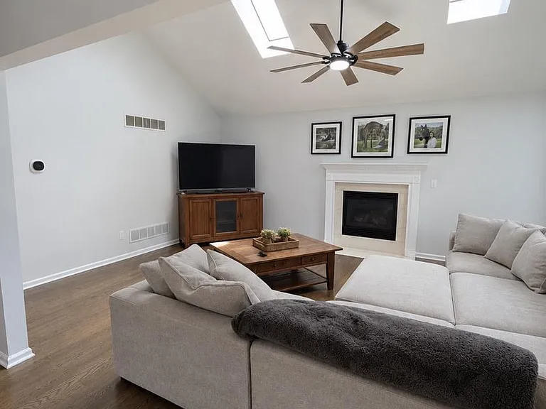 309 Woodbridge Ln — Photo 4