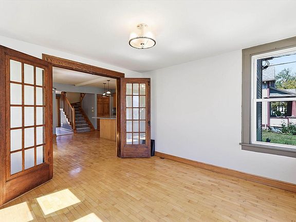 3rd image of 1617 N Morrison STREET