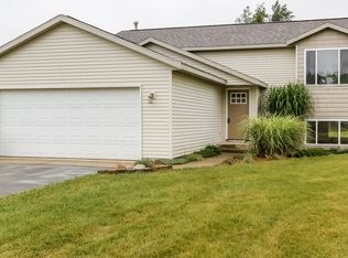 5147 Glen Bluff Dr, Sand Lake, MI 49343