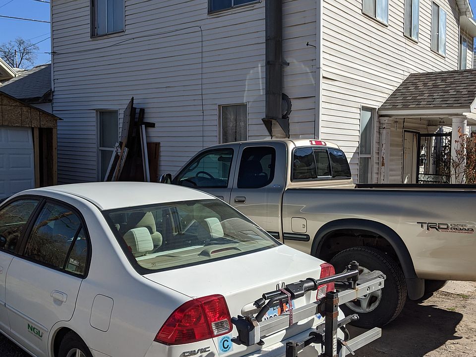 1st image of 1037 E Linden Ave